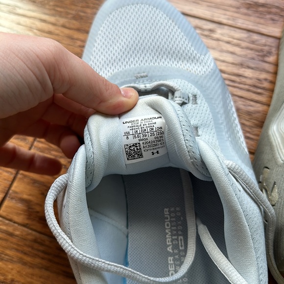 Under Armor Women’s Running Shoes Size 8 - Picture 6 of 7